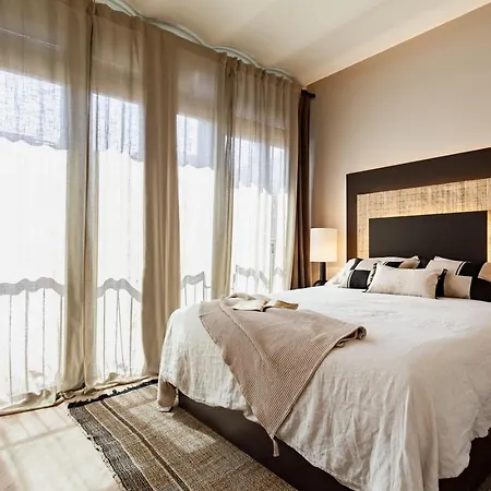 Nubian - 2 Bedrooms In Eixample Dreta Apartment Barcelona